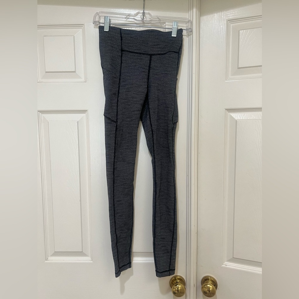 Grey patterned lululemon leggings size 4